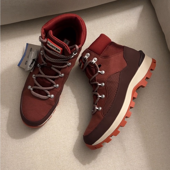 NEW Hunter Boots - Picture 2 of 9